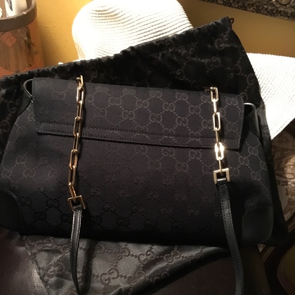 💋SOLD💋Vintage -RARE - Gucci Handbag - Picture 2 of 8
